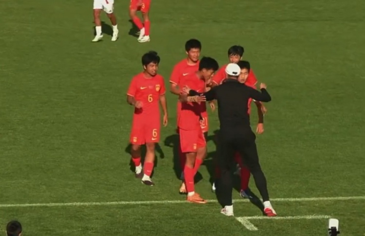 U15国足2-0意大利,沙明双响+末段541死守拼到抽筋 U15国足2-0意大利,沙明双响+末段541死守拼到抽筋