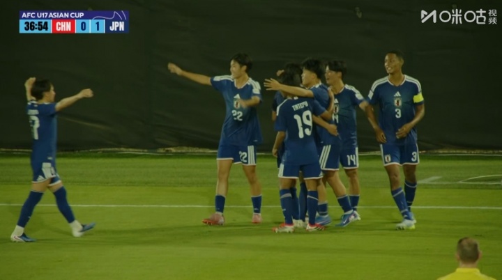 U17亚洲杯:日本角球二次进攻 后卫爆射破门 中国0-1落后 U17亚洲杯:日本角球二次进攻 后卫爆射破门 中国0-1落后